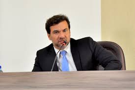 Rocky em a fuga das galinhas dr. Poder Judiciario Juiz De Direito Dr Dario Gurgel De Castro Camara Municipal