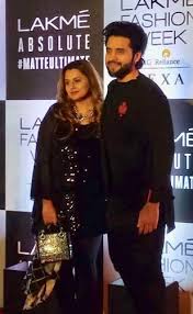 Jackky bhagnani made major news for his drastic transformations and weight loss as he stepped into the film industry. Vashu Bhagnani Height Age Wife Children Family Biography More Starsunfolded