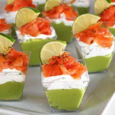 Verrines Avocat Fromage A La Creme Aux Herbes Et Saumon Fume Pour 12 Personnes Recettes Elle A Table Recette De Verrine Facile Recette Verrine Recette