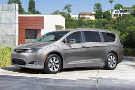 To help you decide which 2018 pacifica trim package is the whether you're looking for the most affordable 2018 chrysler pacifica, the most luxurious trim package available, or a balance. Chrysler Pacifica Hybrid Vs Honda Odyssey
