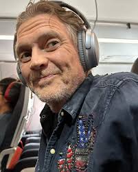 Yep..he's one of those people who wears his headphones