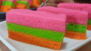 Kocok telur dan gula hingga mengembang, kemudian masukkan emulsifier. Resep Bolu Kukus Pelangi Super Lembut Youtube