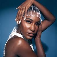 Tracy Benefield's Instagram, Twitter & Facebook