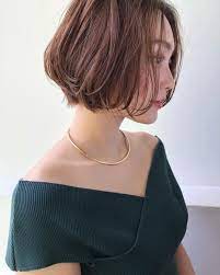 上品な40代女性の定番ヘア 前下がりショートボブ の髪型をご紹介 folk 髪型 ボブ 前髪なし ボブ 前髪なし