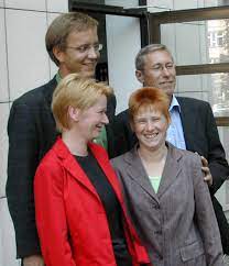 Die politische linke müsse ihr schweigen zu islamistischem terror beenden, forderte zuletzt kevin kühnert. News August 2002