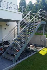 Eine steigerung des „balkongefühls bietet dann zusätzlich der freie zugang zum garten über eine bequeme treppe. Balkon Mit Aufgangstreppe Nappenfeld Edelstahl Schlosserei In Mulheim An Der Ruhr