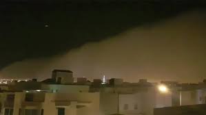 الشرقية تستعد لاستقبال العاصفة الرملية. ÙÙŠØ¯ÙŠÙˆ ÙŠØ­Ø¨Ø³ Ø§Ù„Ø£Ù†ÙØ§Ø³ Ù‡ÙƒØ°Ø§ ØªØ³Ù„Ù„Øª Ø§Ù„Ø¹Ø§ØµÙØ© Ø§Ù„Ø±Ù…Ù„ÙŠØ© Ø¥Ù„Ù‰ Ø§Ù„Ø±ÙŠØ§Ø¶ Rt Arabic