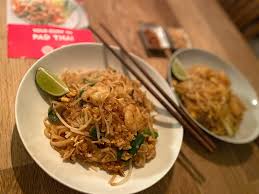The lunch menu at pad thai noodle lounge includes a number of lunch options, like the red curry and the pad kra pow lunch special. Test Kitchen Rosa S Thai Cafe Diy Pad Thai Kits