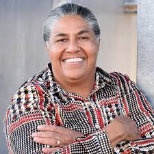 How does someone with an English degree end up designing equipment for a  national laboratory? For Wendy Warde, the answer is ... helicopters.  Pursuing that interest, she enrolled in airframe and power