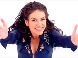 Kéfera Buchmann estreia como cantora: veja suas primeiras performances |