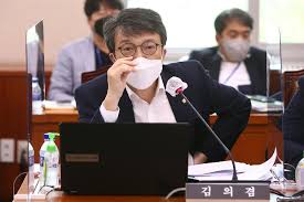 언론중재법, 與 단독 안조위 통과…국민의힘 불참; 0ek4 Vfr8hagm