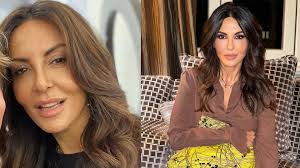 Sabrina Ferilli si prepara a Sanremo 2024 nel salone di fiducia: l'hair  look è color caramello