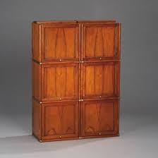 Und wir gingen in den keller und ich öffnete einen schrank. Kleiderschranke Englische Mobel Mobel Chesterfieldmobel Shop
