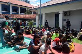 Suspek ditahan reman sehingga ahad dan siasatan kes mengikut seksyen 39b akta dadah berbahaya (adb) 1952 yang. Ops Sarang Khas Johor Catat Tangkapan Tertinggi Utusan Digital