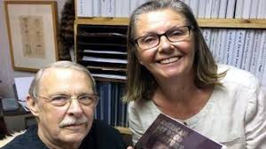 Beach Buzz: 1930s furniture, 1925 Paris Exposition posters