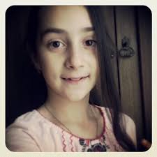 Cele albe sunt de 3 ori mai multe decat cele negre. Intr O Urna Sunt 75 Bile Negre Iar In Alta 39 Bile Albe Doua Persoane Scot In Acelasi Timp Cate O Bila Brainly Ro