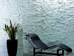 Anche laddove la pietra è resistente agli agenti atmosferici (pregio non accomunabile a tutti i tipi di pietra), potrebbe assorbire facilmente l'umidità e creare seri problemi. Pareti In Pietra