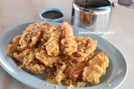 Inilah petua nak tepung goreng pisang rangup resepi rendang tok sedap untuk raya | icookasia banana fritters / pisang goreng recipe (with tips) resep dan cara membuat sambal kecap. Uniquely Johor Mawar Pisang Goreng Sambal Kicap Johor Kaki Travels For Food