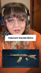 Falliing in love with Valorant and NO ONE TOLD ME ABOUT HOW CUTE THE S...