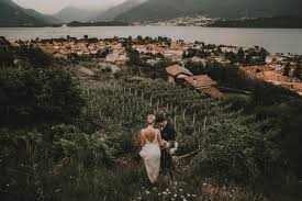 Eine malerische weinberg hochzeit einladung suite mit handbemalten details bereit, mit all ihren hochzeitstag informationen personalisiert werden. Lena Johannes Eine Hochzeit In Italien Weingut Sorsasso Comer See