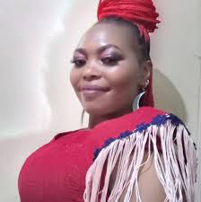 Pastor anamwambia keyboadist hachezi vizuri ,na keyboard yenyewe imekufa  octaves mbili zote.🤔 Mtumishi wajibika tafadhali.