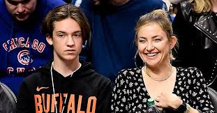 According to court documents obtained by the magazine, hudson and robinson. Kate Hudson S Ex Husband Chris Robinson S Life 12 Years After Their Divorce