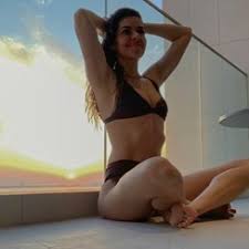 Find the latest tracks, albums, and images from cuca roseta. Cuca Roseta Sensual Em Ferias De Luxo No Dubai Famosos Correio Da Manha