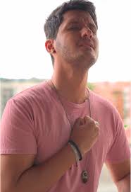 Levántate más fuerte con la música de Dave Bolaño