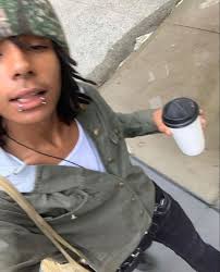 Nina Burt (ninaburt575)