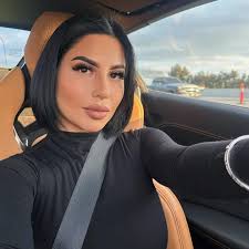 Jamie Valencia's Instagram, Twitter & Facebook