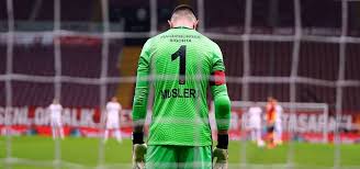 2011 yılından bu yana galatasaray forması giyen muslera, galatasaray ile 3 yıllık yeni sözleşmeye imza attı. Son Dakika Spor Haberleri Galatasaray Da Fernando Muslera Bb Erzurumspor Macinda Ligde 300 Kez Forma Giydi Aspor