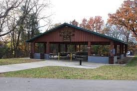 Binder Park Pavilion Jefferson City Mo Http Www Jeffcitymo Org Parks Parkbinderpavilion Html Cabin Style Homes Park Pavilion Pavilion