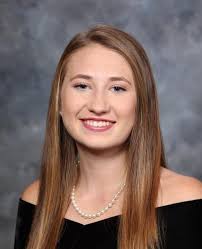 Fontainebleau High celebrates seniors, names five top students