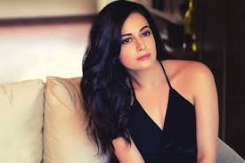 Watch dia mirza movie trailers, interviews and lot more only at bollywood hungama. These Old Heroes Want Young Girls Dia Mirza