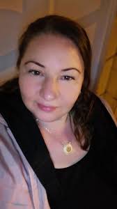 Sevgi ile güzelleşmeyen insanlardan kork, onları hiç bir şey mutlu edemez...