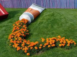 Die 10 Verrucktesten Gartenobjekte Nr 3 Ist Wirklich Schrag Pflanzen Blumentopf Ideen Garten Ideen