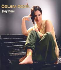 Özlem özdi̇l 1979 yılında almanya'nın hannover kentinde dünyaya geldi. Ozlem Ozdil Biyografya