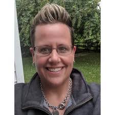 Jenni Markey's Instagram, Twitter & Facebook