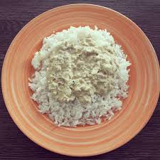 Riz Sauce Cremeuse Au Thon Pour 3 A 4 Personnes Riz Cru 40cl De Creme Liquide Allegee 1 Petit Oignon 1 Cuil A Soupe De Moutarde Curry 250g Food Rice Grains