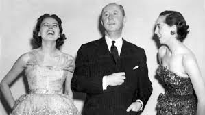 kʁistjɑ̃ djɔʁ), commonly known as dior, is a french luxury fashion house controlled and chaired by french businessman bernard arnault, who also heads lvmh, the world's largest luxury group.dior itself holds 42.36% shares of and 59.01% voting rights within lvmh. Vor 70 Jahren Christian Dior Prasentiert Seine Erste Kollektion In Paris Archiv
