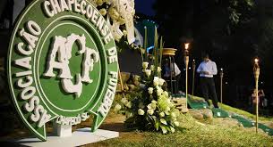 There were 81 people on board, including the flight crew, journa. Chapecoense Dan Tragedi Yang Membuat Mereka Bangkit Ligalaga