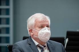 Seehofer hatte in der vergangenen woche unter anderem an einer sitzung des bundeskabinetts teilgenommen. Coronavirus In Deutschland Seehofer Gibt Ministerprasidenten Mitschuld An Corona Toten Politik Stuttgarter Zeitung