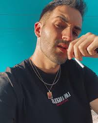 SHÉ is with Doris Mar and 11 others.