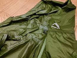 アフリカの都市で生まれた 持ち運びやすいテーブル tebur roomie ルーミー 釣り ファッション レイン ウェア 雨の日コーデ メンズ