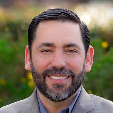 Etienne Hernandez's Instagram, Twitter & Facebook