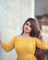 Image May Contain 1 Person Beautiful Arab Women Curvy Girl Fashion Stylish Girl Images