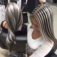 Highlights for black hair are easier to achieve than in most other base colors since black seems to work with all other shades, from subtle to vibrant. Websta Robsonpeluquero Adquira O Matizador Mais Vendido Do Frisuren Graue Haare Haarfarben Frisur Dicke Haare