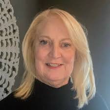 Ann Craighead's Instagram, Twitter & Facebook