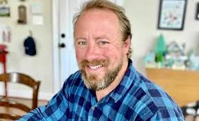 Who can assemble new furniture and remove old furniture in Hampstead NC?