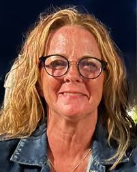 Suzanne Donnelly's Instagram, Twitter & Facebook